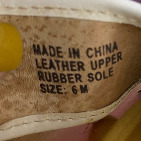 One toe slippers - Picture 3 of 3